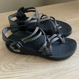 Women’s Chacos | USA Size 9, Medium Width